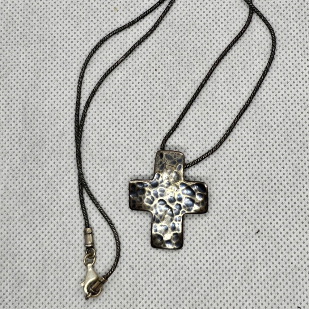 Silpada Hammered Cross Necklace 925